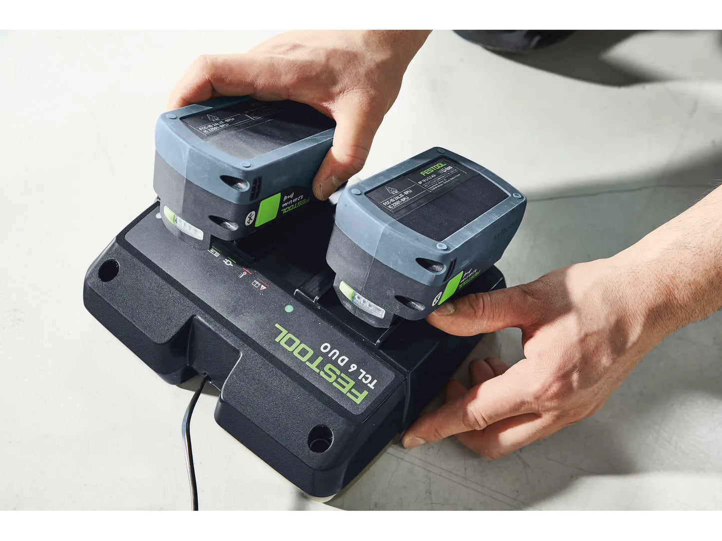 Schnellladegerät TCL 6 DUO